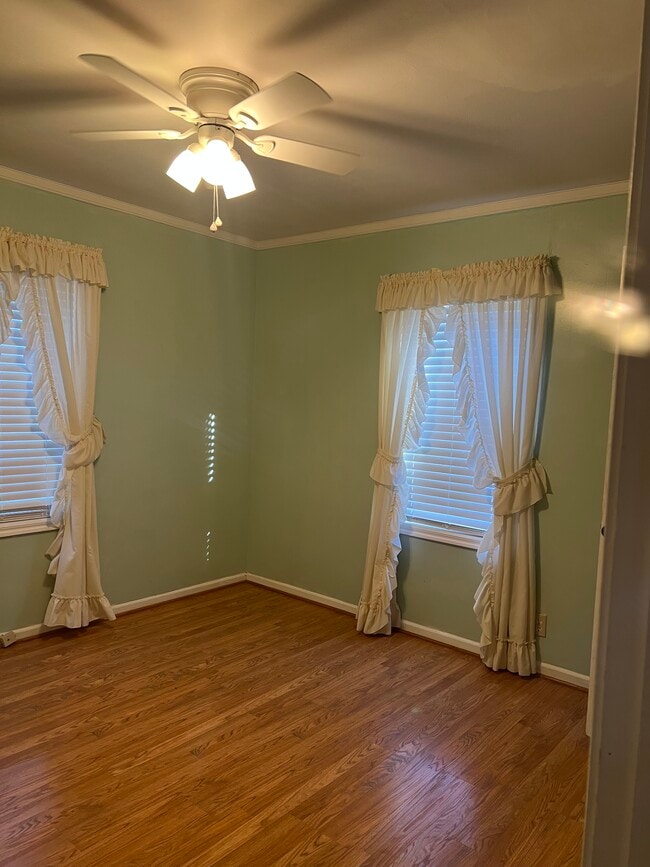 Building Photo - 108 Circle Dr