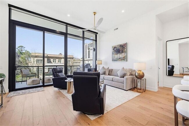 Building Photo - 2425 Peachtree Rd NE