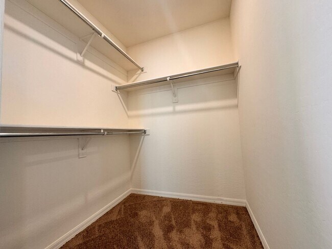 Building Photo - 3 Bed and 2.5 Bathrooms Home for Rent