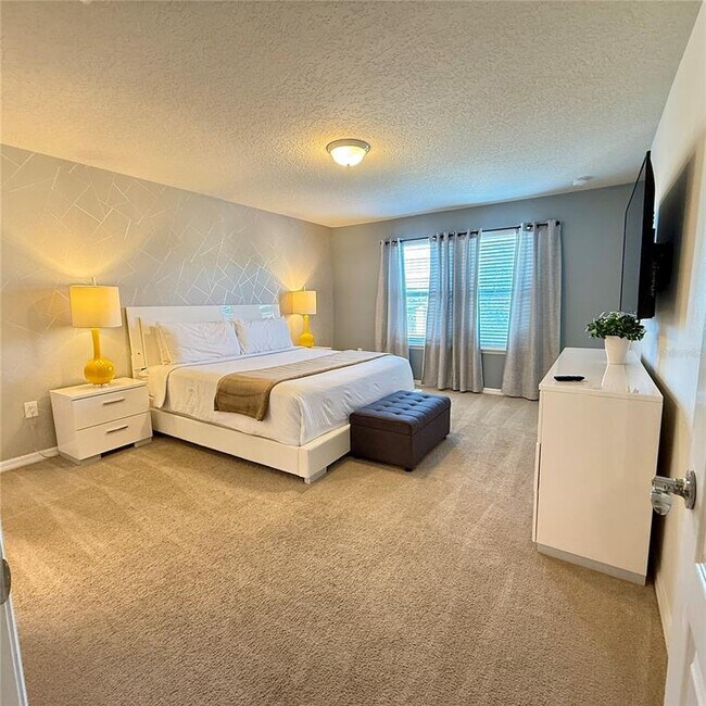 Building Photo - 2414 Dubai St