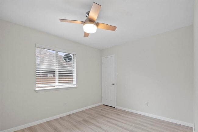 Building Photo - 1408 Deer Ledge Trail