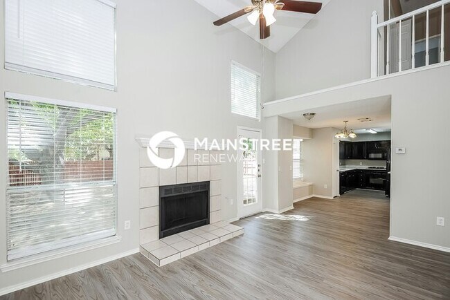 Building Photo - 4 Bedroom Pet-Friendly Home in Grand Prairie, TX with Main Street Renewal
