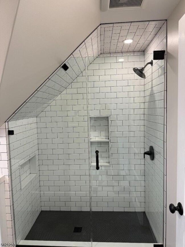 Building Photo - 33 Montclair Ave