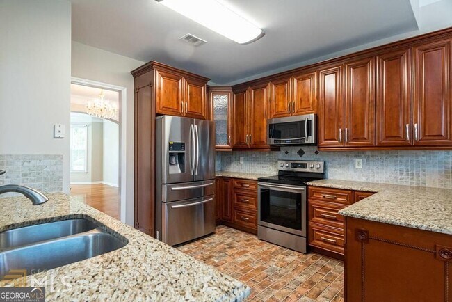 Building Photo - 225 Heritage Lake Dr