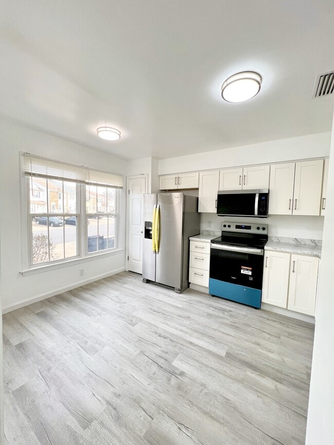 Building Photo - 5424 Scholarship Dr