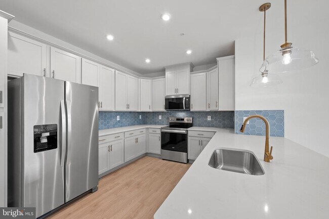Building Photo - 9942 -A Count Fleet Cres
