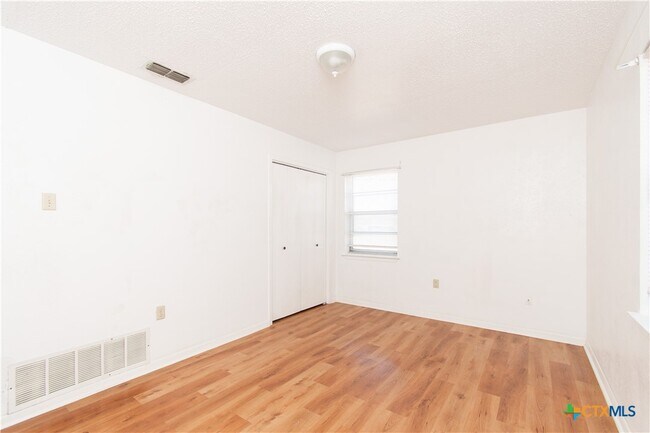 Building Photo - 119 Wolfe Rd