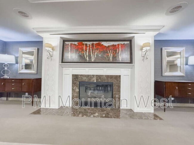 Building Photo - 171 E 3rd Ave