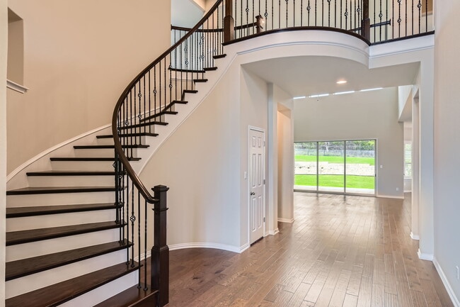 Building Photo - 12383 Mesa Verde Dr