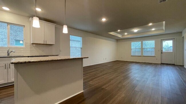 Building Photo - 1315 Binfield Dr