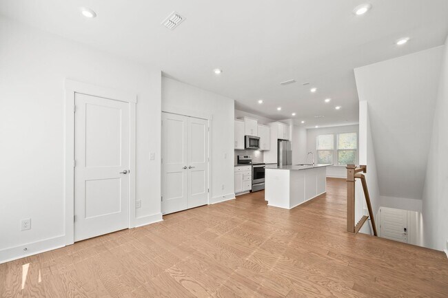 Building Photo - Prime Briar Creek Location – 3BR Townhome ...