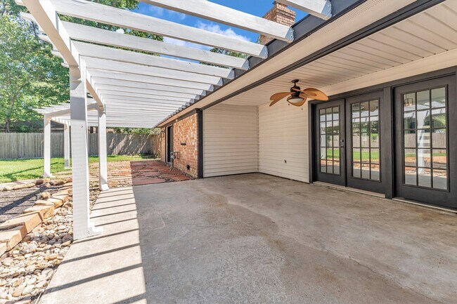 Building Photo - 27013 S Pyeatt Ln