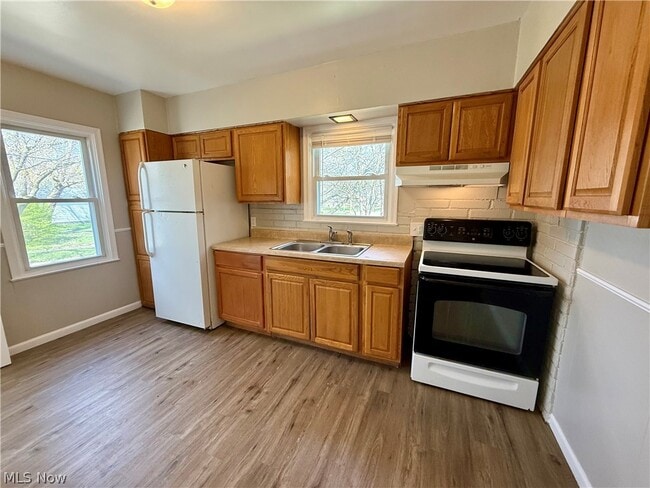 Building Photo - 857 Kennebec Ave