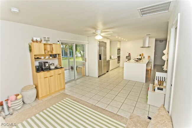 Building Photo - 1444 SE 16th St