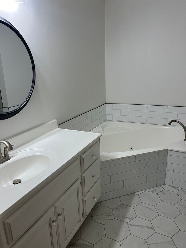 Building Photo - Galloway District RENTAL!  3-Bed, 2-Bath, 2-Car Garage