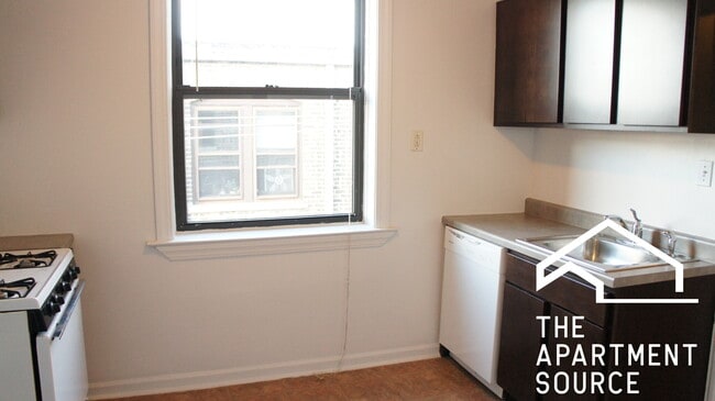 Building Photo - 2338 N Spaulding Ave