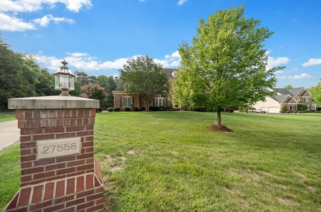 Building Photo - 27556 Paddock Trail Pl