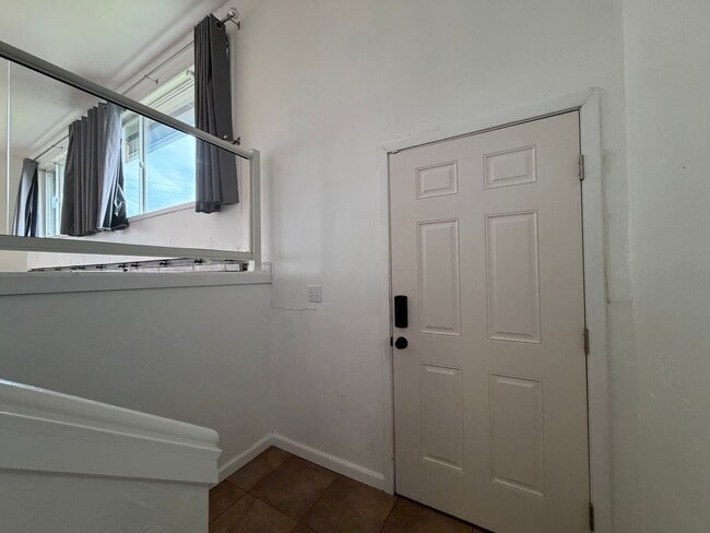 Building Photo - Beautifully remodeled Home in NE Anchorage