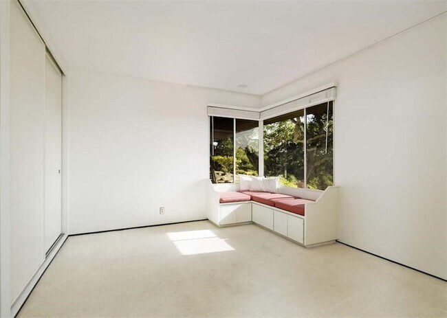 Building Photo - 950 Monte Dr