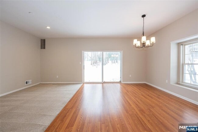 Building Photo - 63 Hickory Way