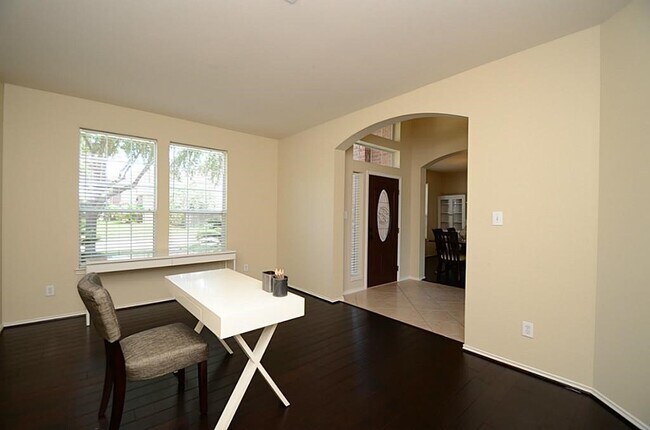 Building Photo - 5002 Hearth Hollow Ln