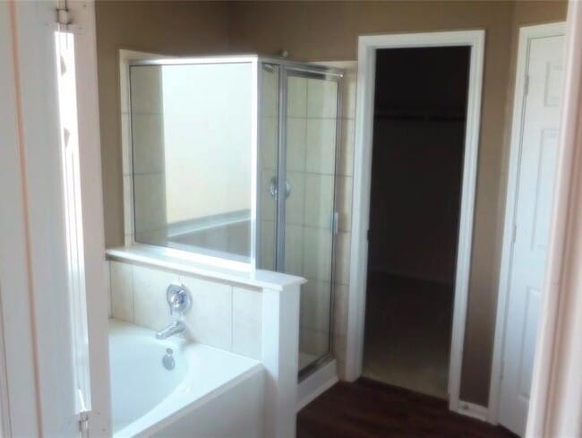 Building Photo - 5011 Forest Hurst Glen