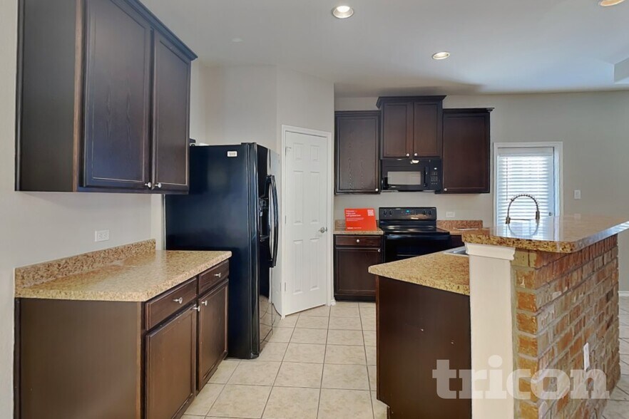 Building Photo - 3846 Bogie Way