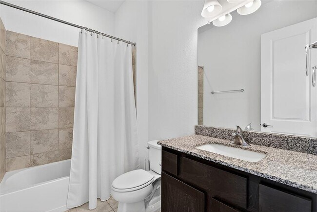 Building Photo - 404 Prairie Clover Dr