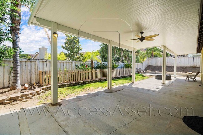 Building Photo - Elegant 4 Bed/2 Bath Home In Desirable North Shore Community!