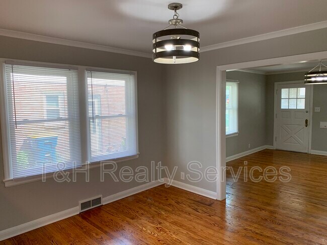 Building Photo - 5166 Winthrop Ave