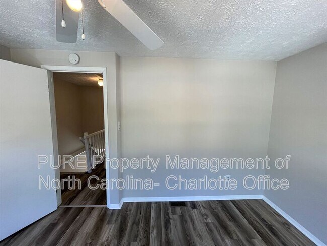 Building Photo - 9445 Lexington Cir