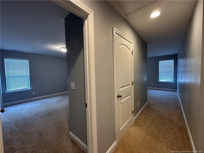 Building Photo - 2149 Heathcote Dr