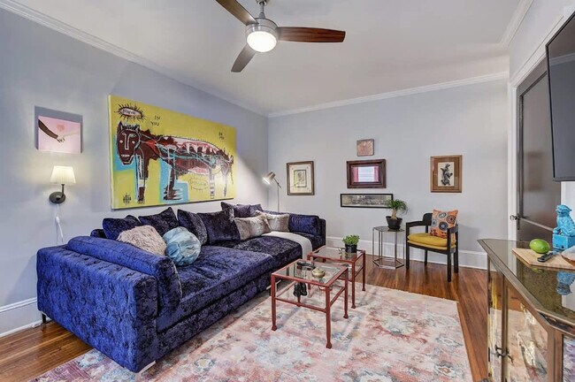 Building Photo - 518 Lamar Ave