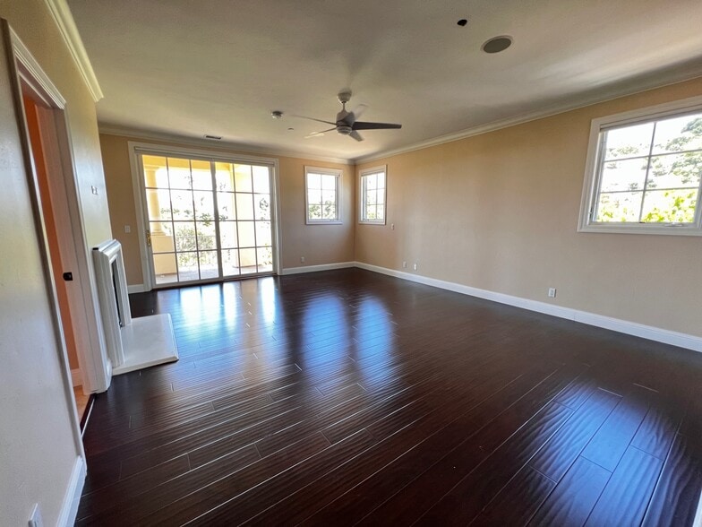 Building Photo - 4698 Granada Way