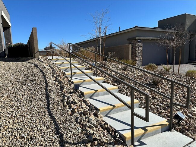 Building Photo - 12488 Primrose Grove Ln