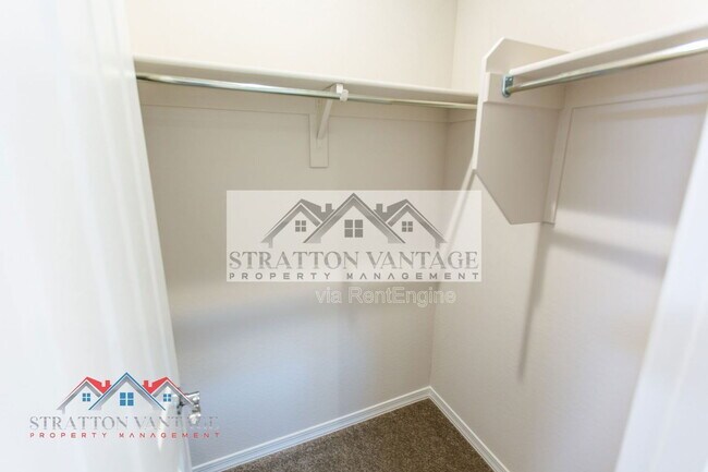 Building Photo - 17645 W Palo Verde Dr