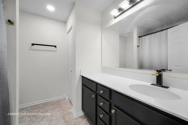 Building Photo - 12504 S Cherry Blossom Blvd