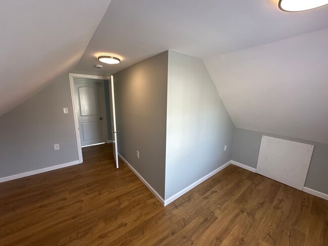 Building Photo - Renovated Single Family Home