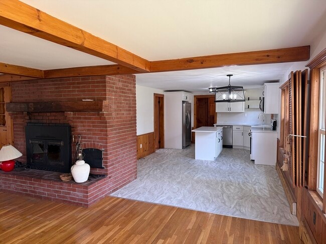 Building Photo - 3 Crescent St