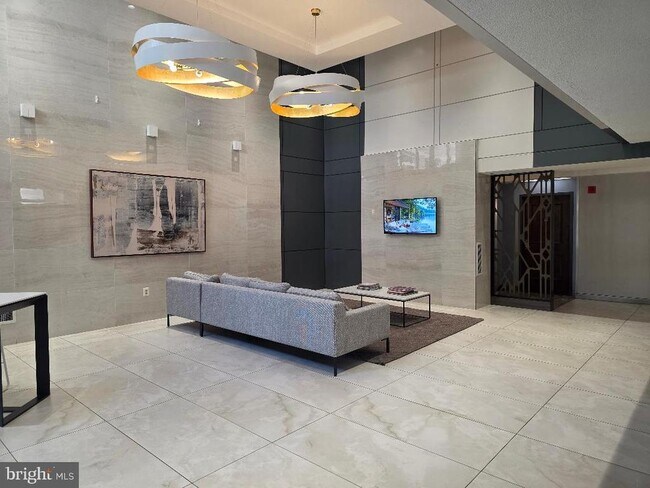 Building Photo - 7111 Woodmont Ave