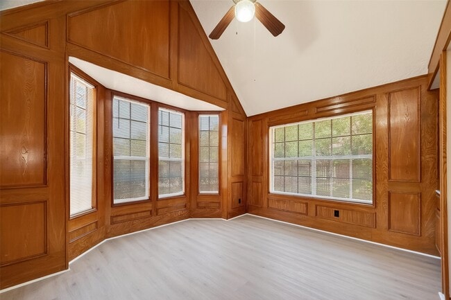 Building Photo - 814 Heathgate Dr