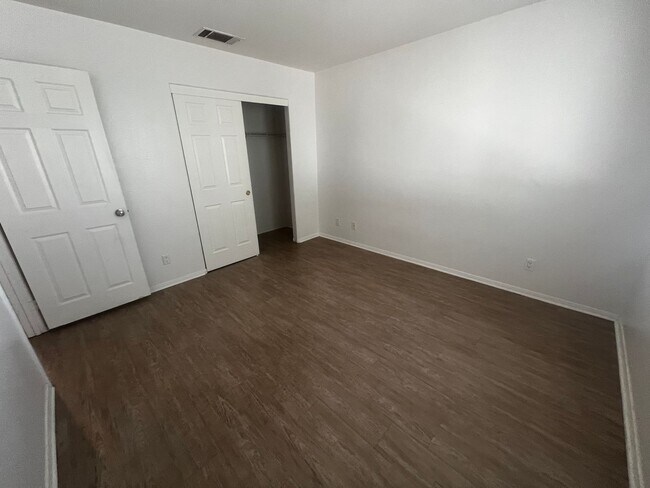 Building Photo - 6320 Mesquite Ave