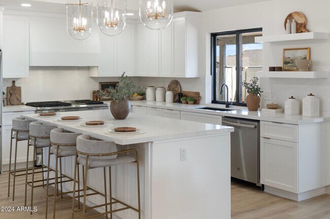 Building Photo - 1643 W Griswold Rd