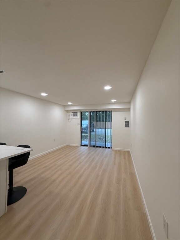 Building Photo - 2 Greenbriar Dr
