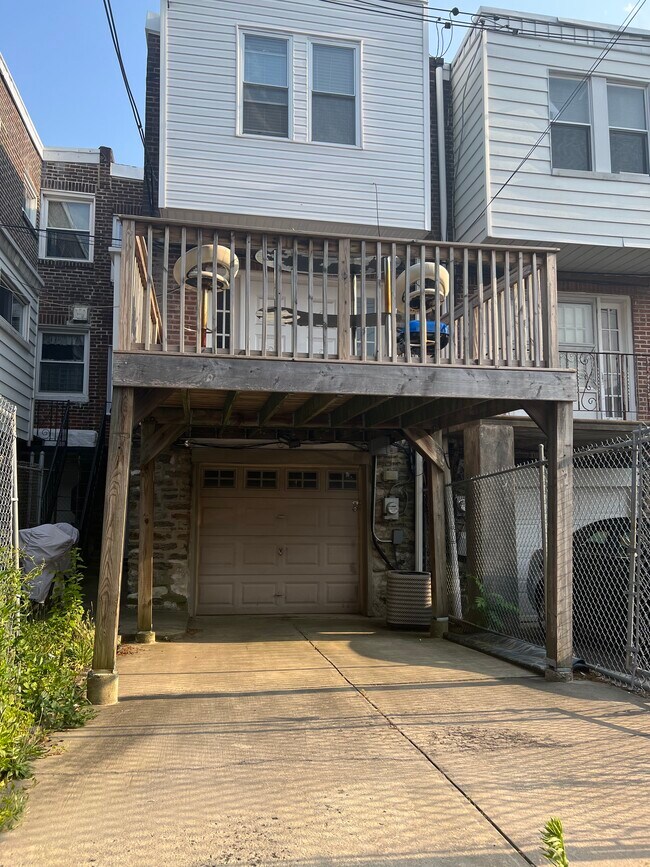 Building Photo - 1705 67th Ave