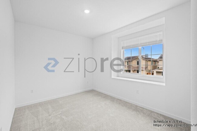 Building Photo - 1747 Tornillo Ave