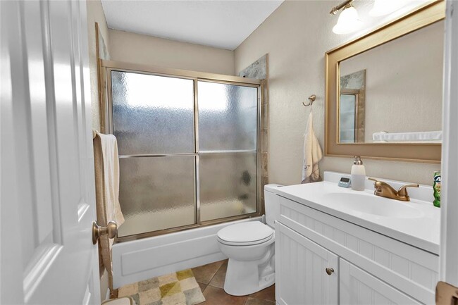 Building Photo - 25823 Lake Lawn Dr