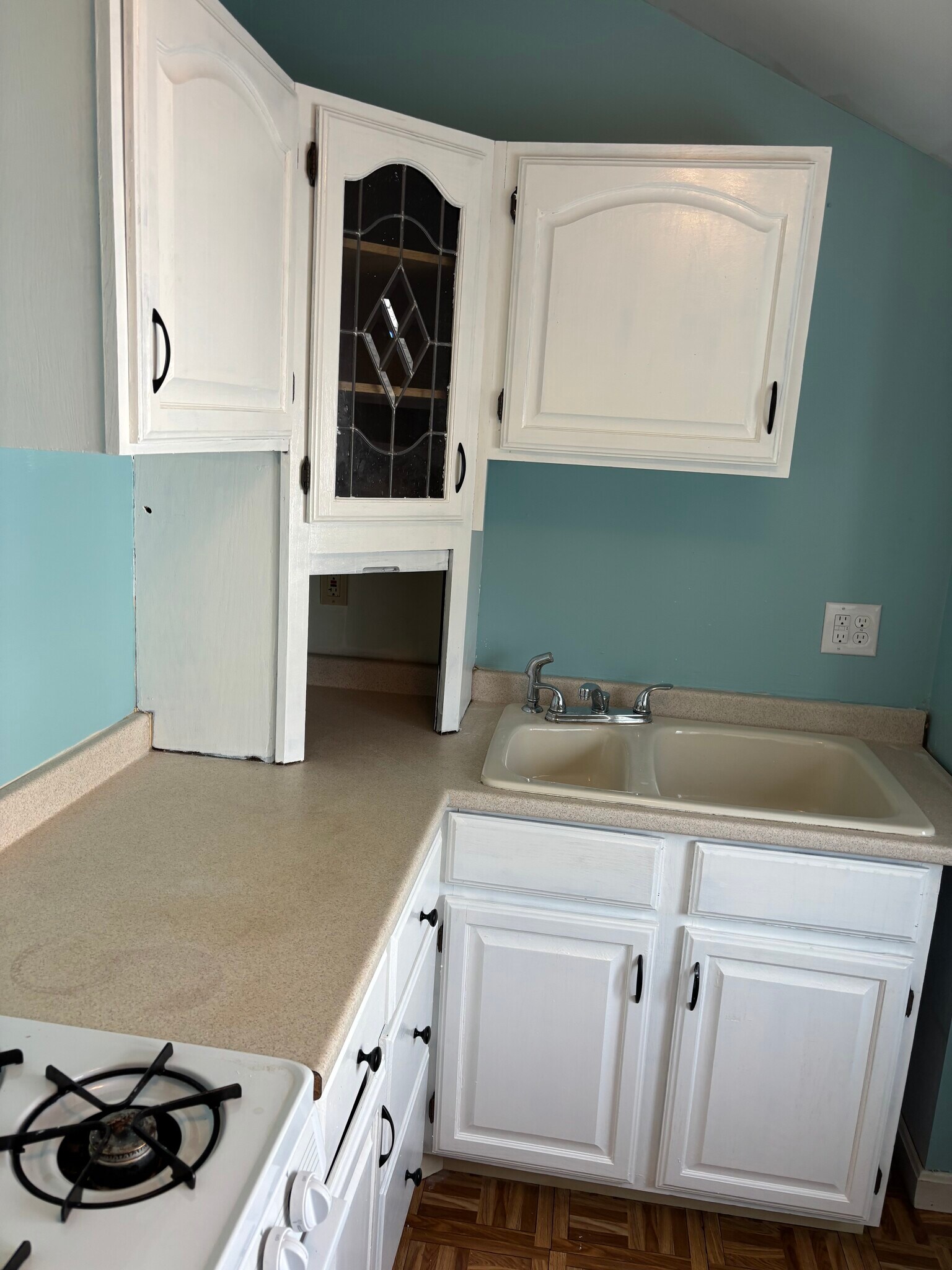 Building Photo - 246 Shaw St