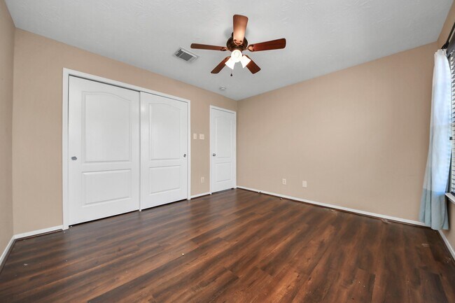 Building Photo - 5922 Hollister Cole