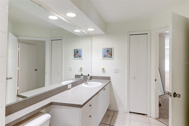 Building Photo - 4004 Foxtail Palm Ct